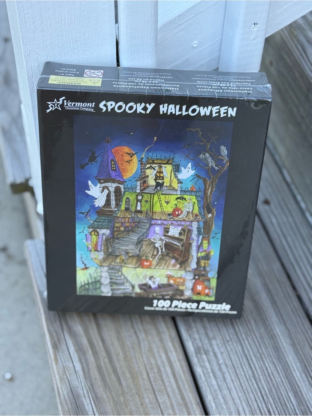 Vermont Christmas Company Spooky Halloween  100 Piece Jigsaw Puzzle